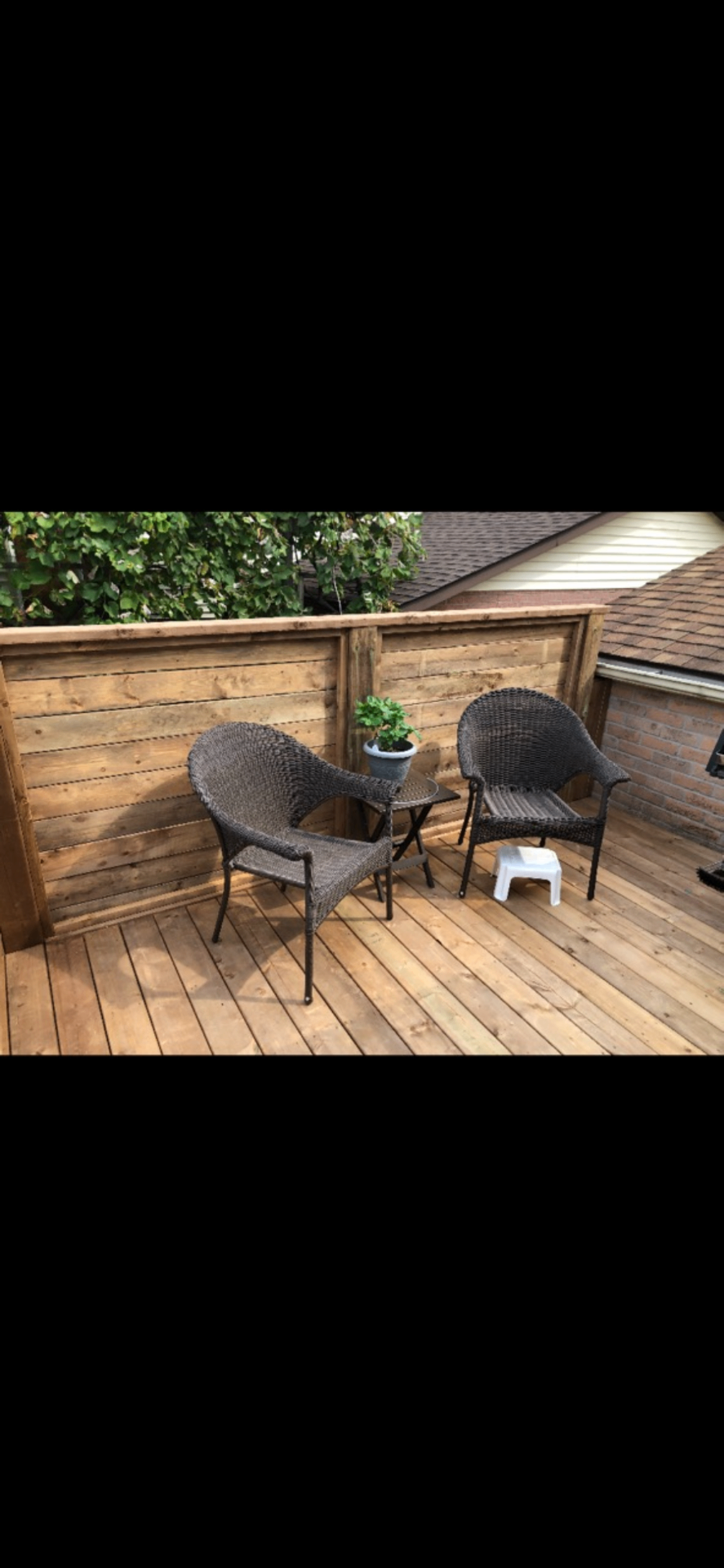 Cedar Deck with Privacy Wall